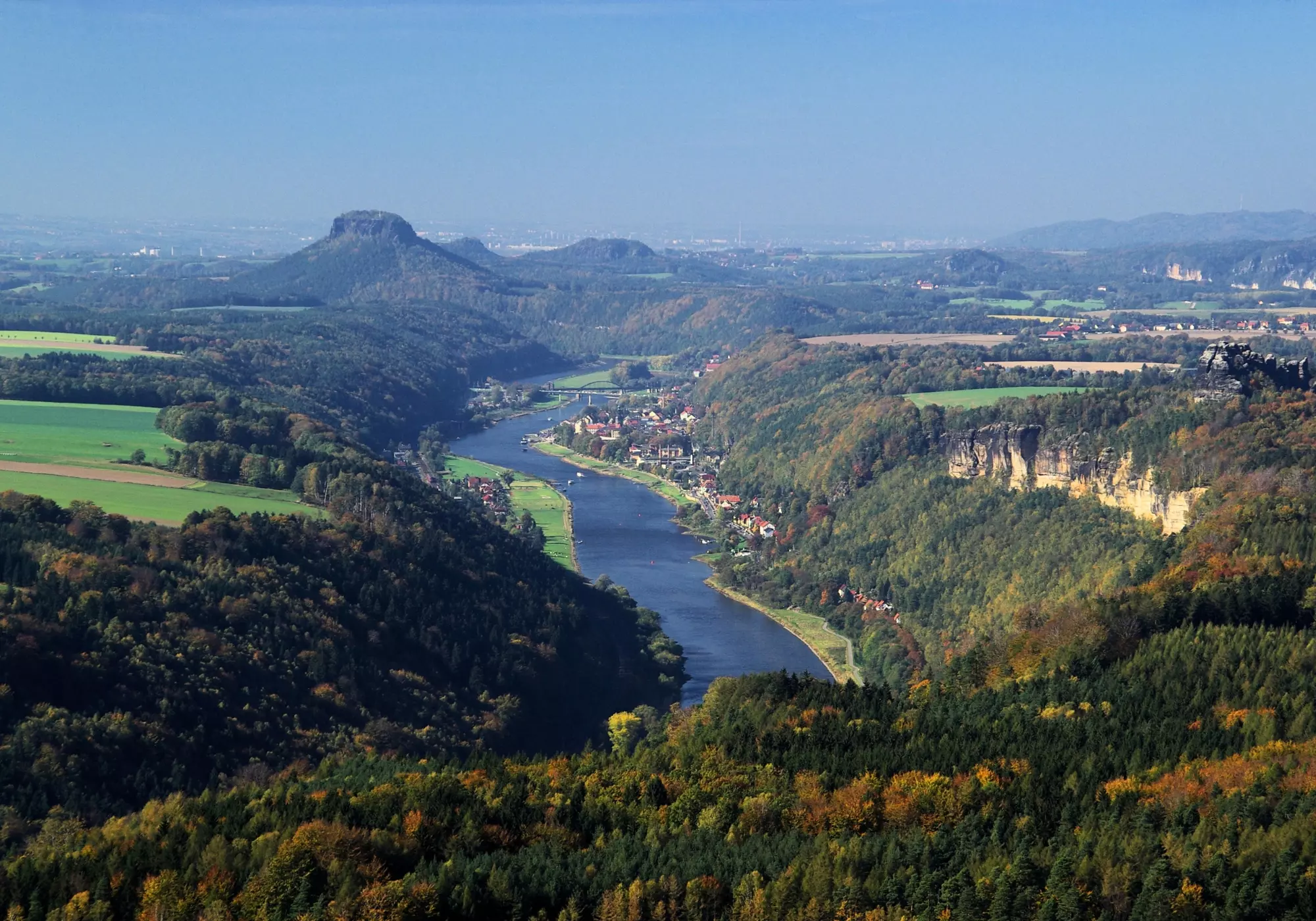 Malerweg_Sächische_Schweiz_Ausblick_auf_die_Elbe